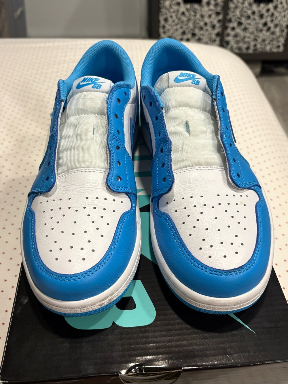 Nike Jordan 1 Low SB UNC CJ7891-401
